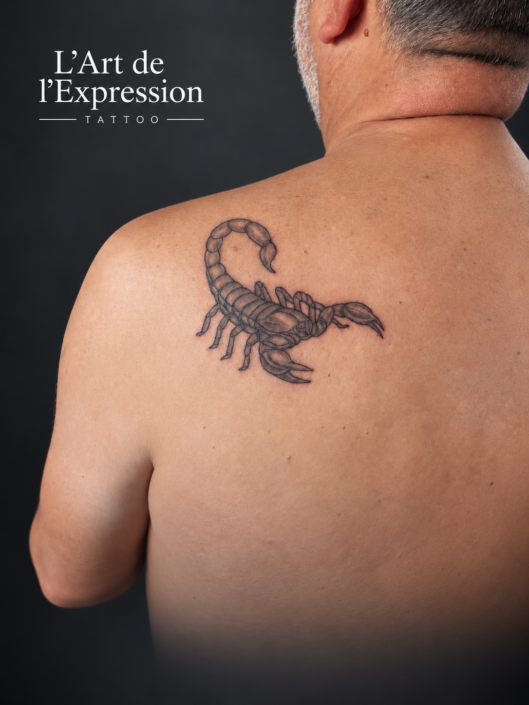 Tatouage scorpion réalisé par L'Art de l'Expression Tatouage au Havre